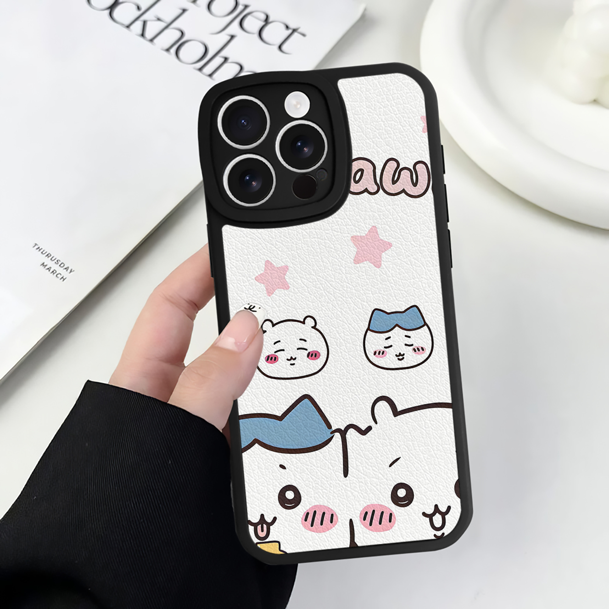 （画像用） ちいかわ Chii-kawa 【iPhone 16シリーズ対応】シリコンスマホケース（レザー調） 材質：シリコン